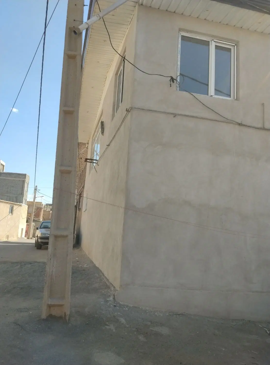 ساختمان دو طبقه