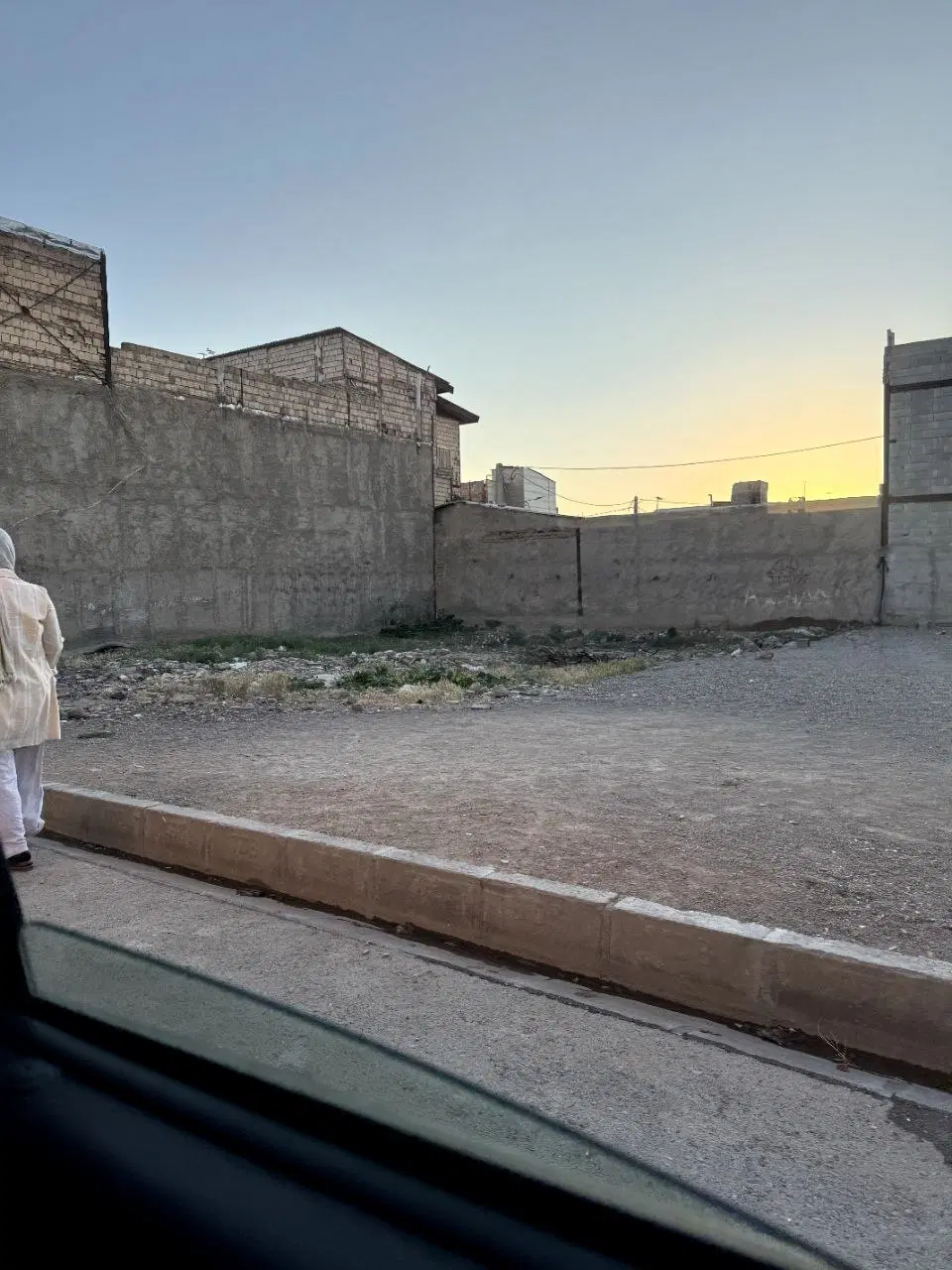 زمین داخل بافت