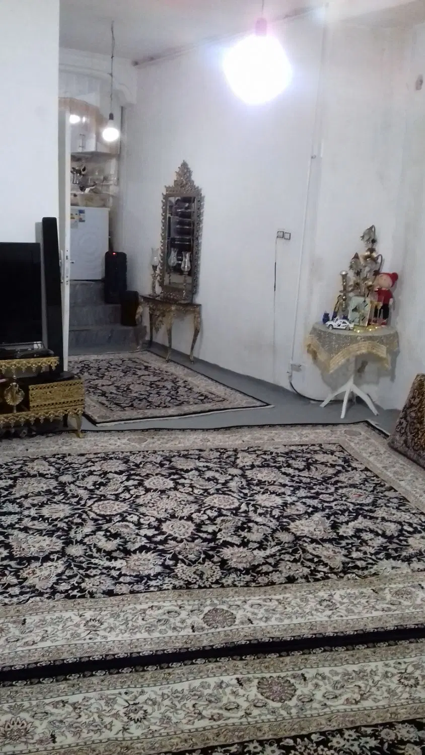 فروشی بعر خیابان اصلی
