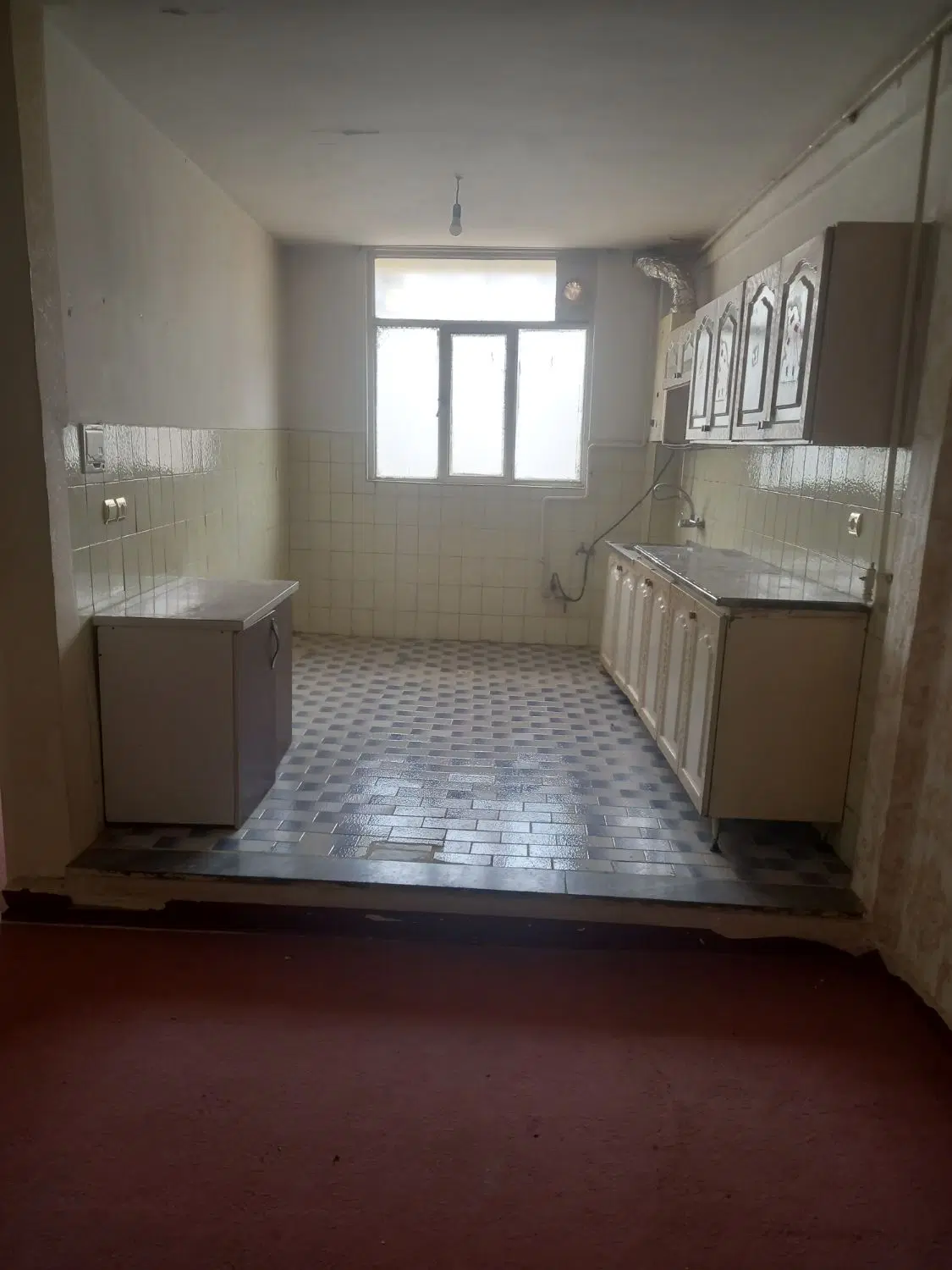 اجاره آپارتمان ۶۰ متر طبقه‌ ۴ نورگیر
