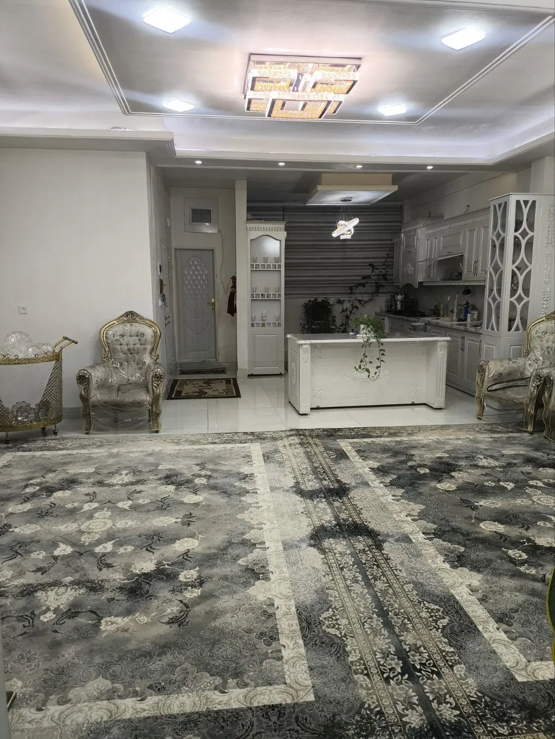 آپارتمان ۱۰۷ متری شهرک حجت زارع