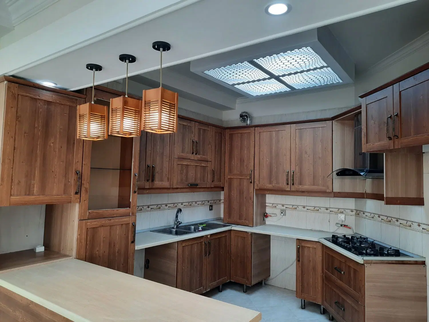 ۹۴ متری سندی بر بلوار ارم خ پاک