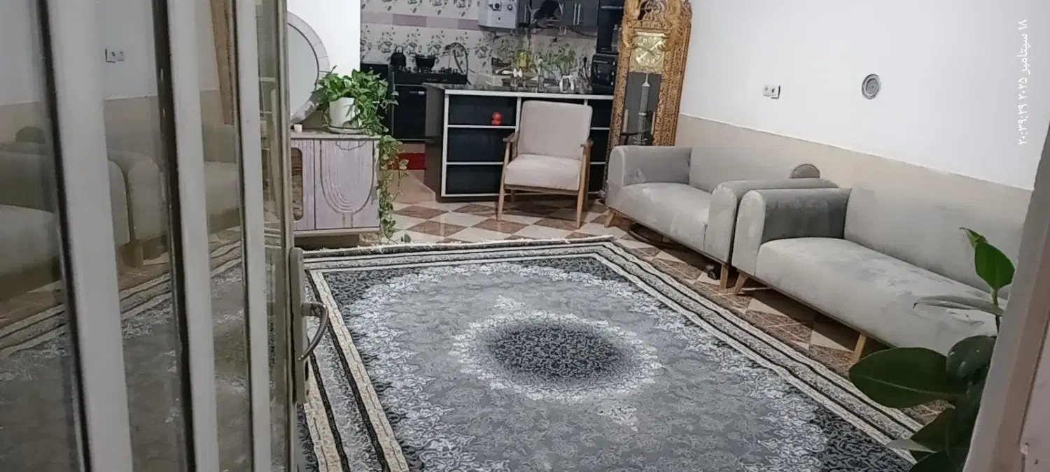 فروش منزل همکف راه عبور جدا حیاط دار