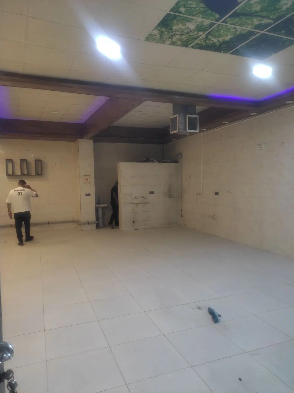 مغازه 100متری