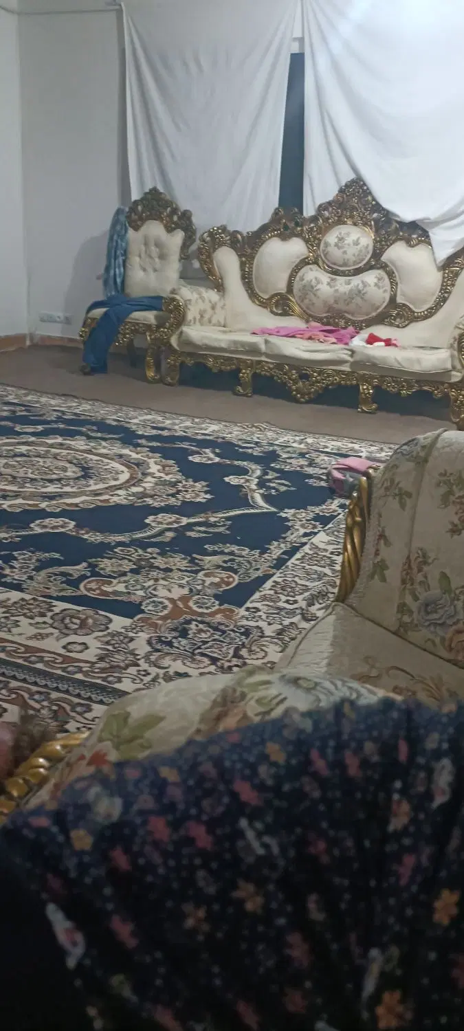 باسلام یک واحد آپارتمانی اجاره داده می‌شود