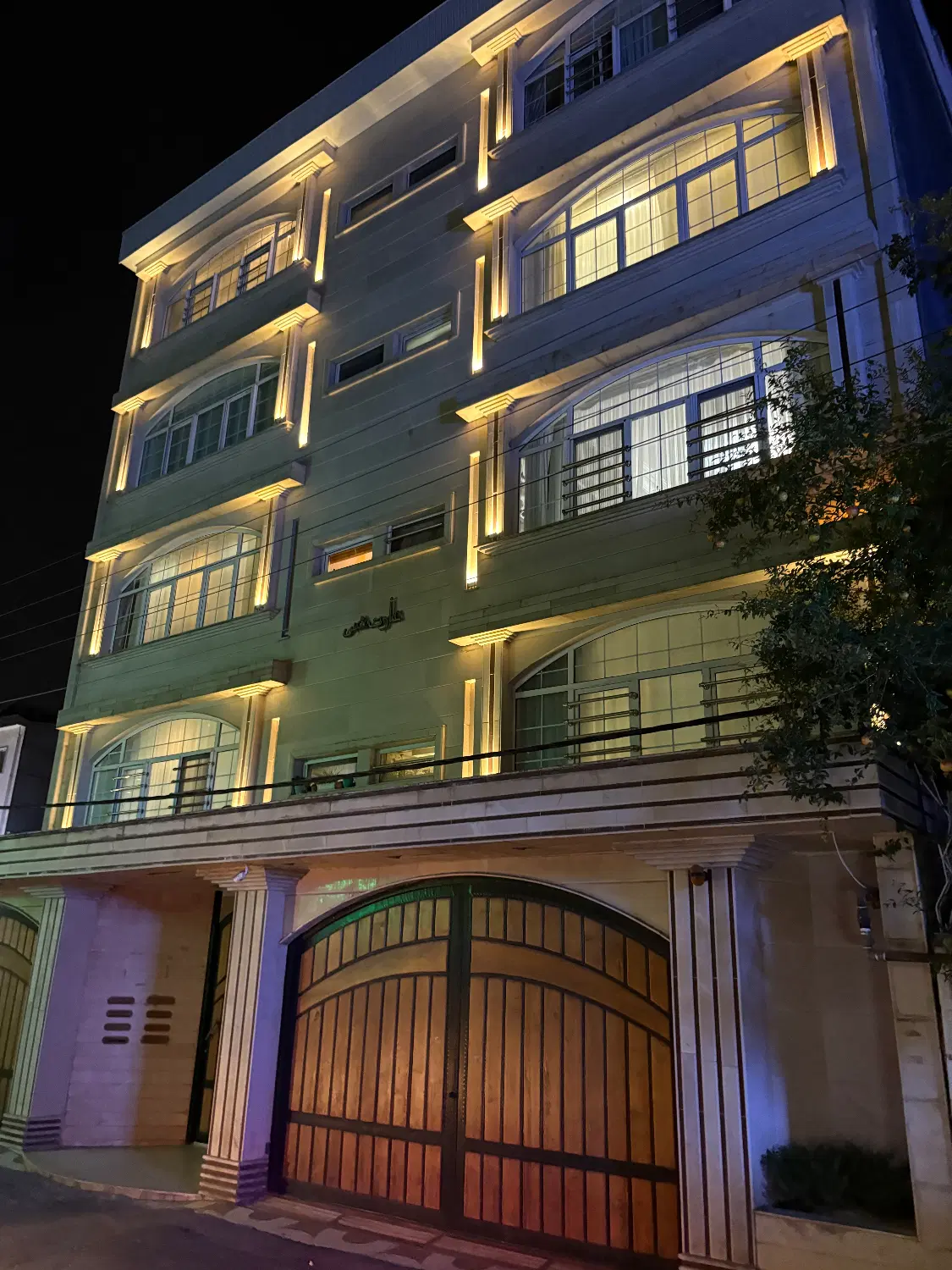 اپارتمان در بهشتی 20