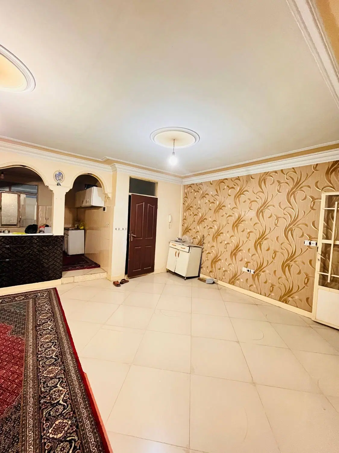 واحد اجاره ای روی همکف تک خواب