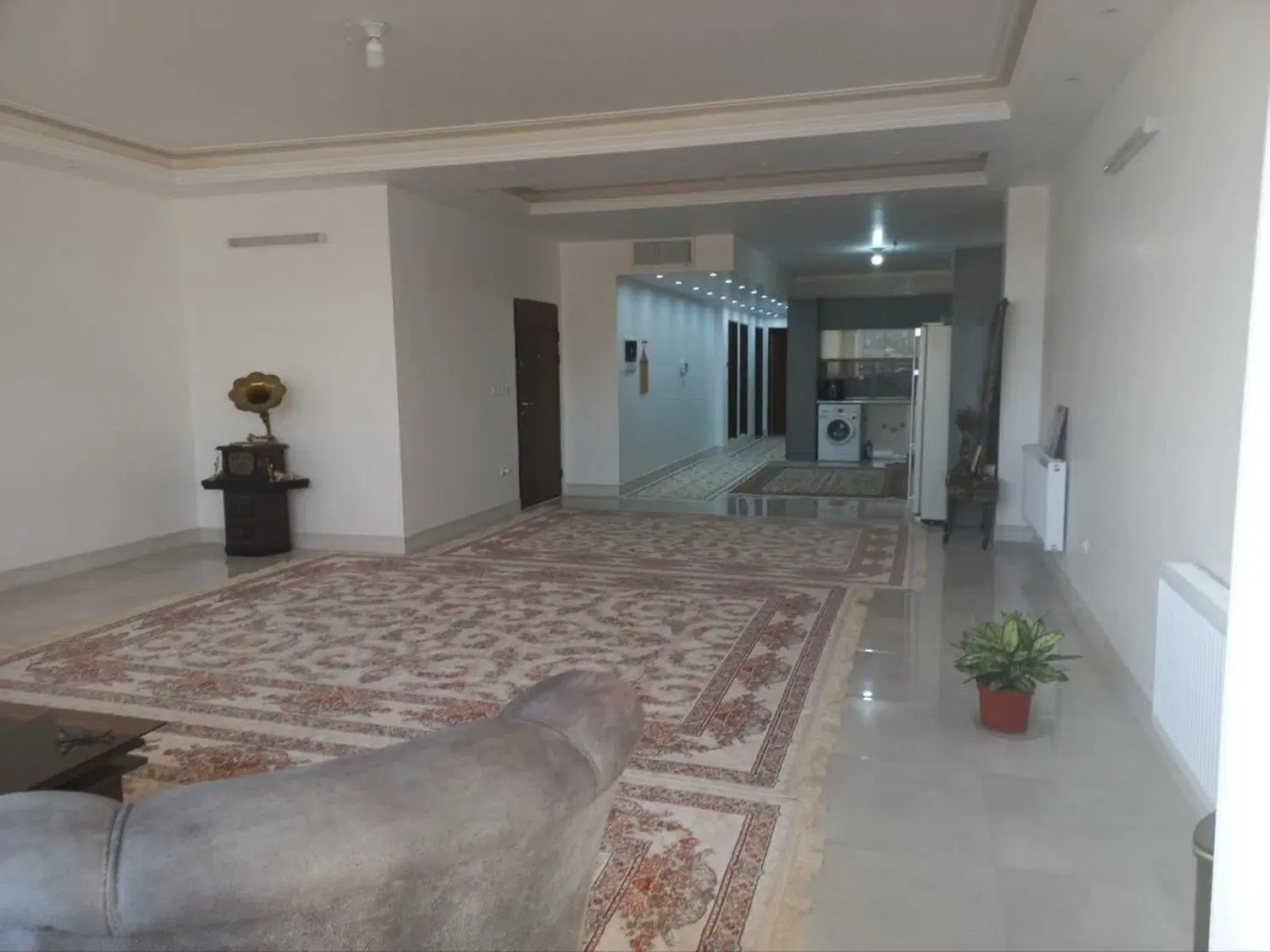 اپارتمان 145  متری  نوساز درمرکز شهر