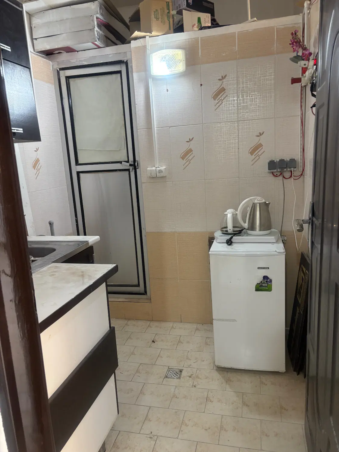 واحد اداری 124متر لوکیشن عالی  مناسب مطب، کلینیک،