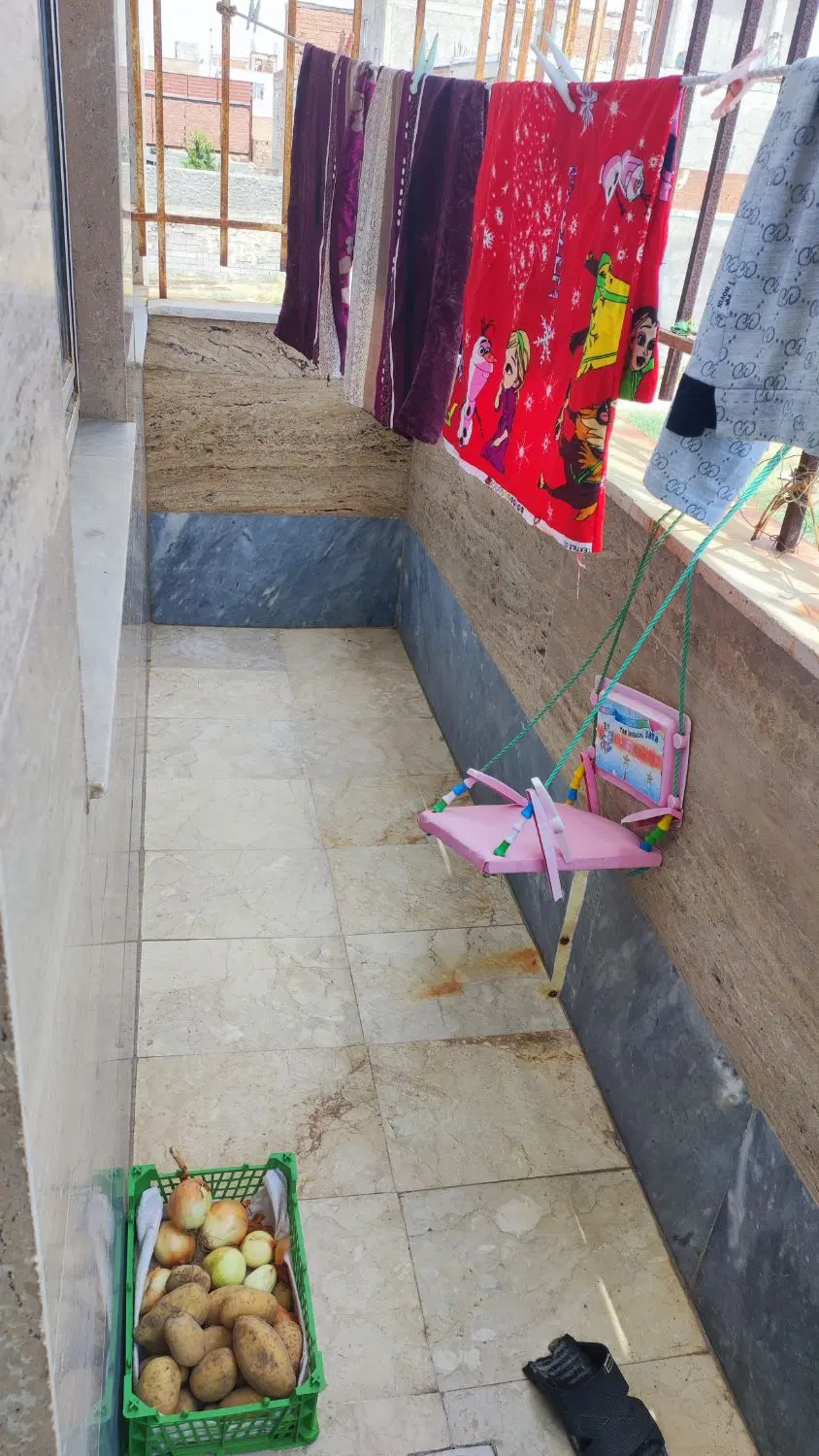 خانه مسکونی پارکینگ و یک طبقه