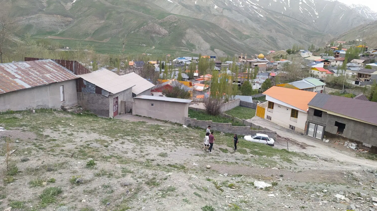 زمین مسکونی در دهکده لاسم ( کوهستانی نزدیک تهران)
