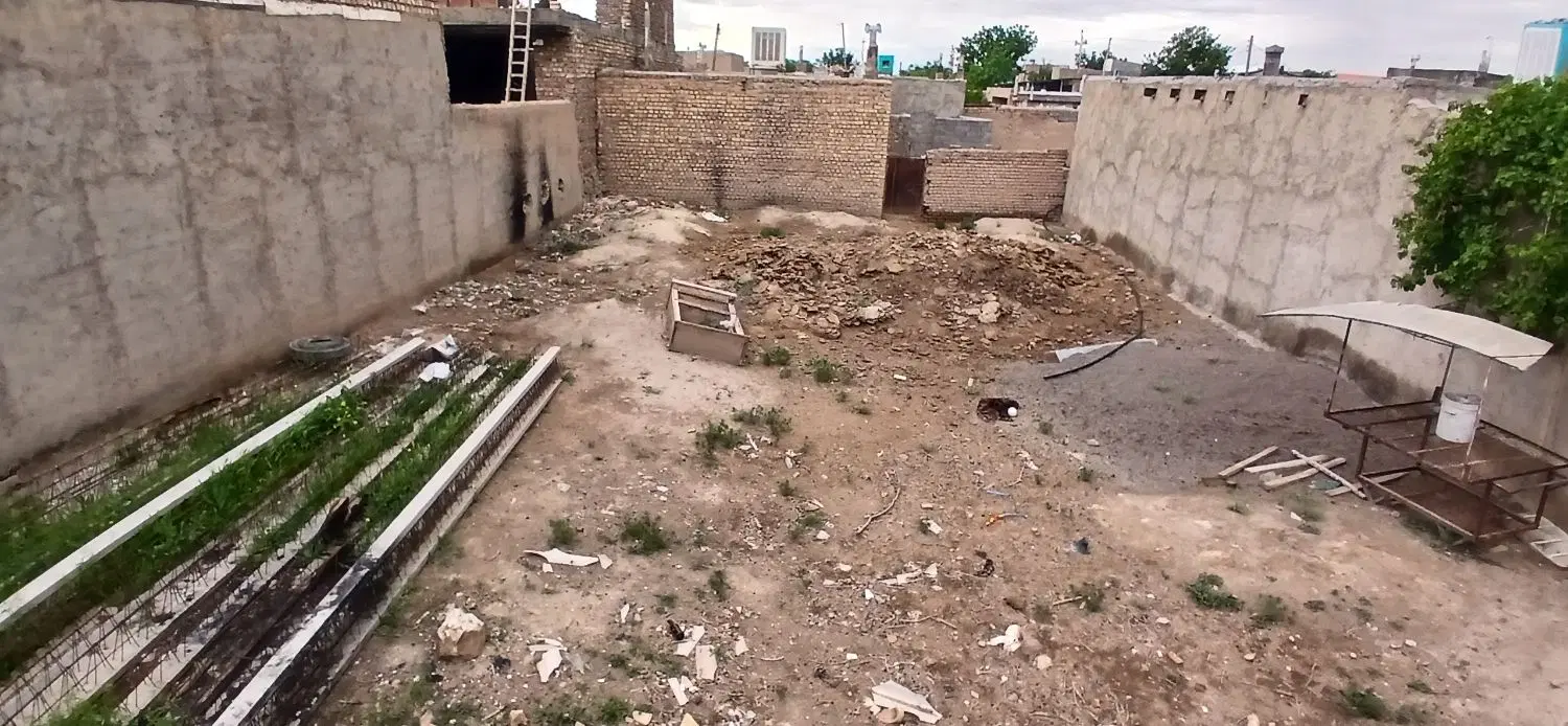 زمین ۲۴۵ متر