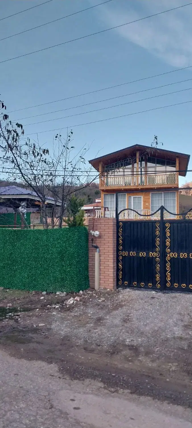 اجاره روزانه کلبه سوئیسی ۱۲۰ متری چوبی دو طبقه
