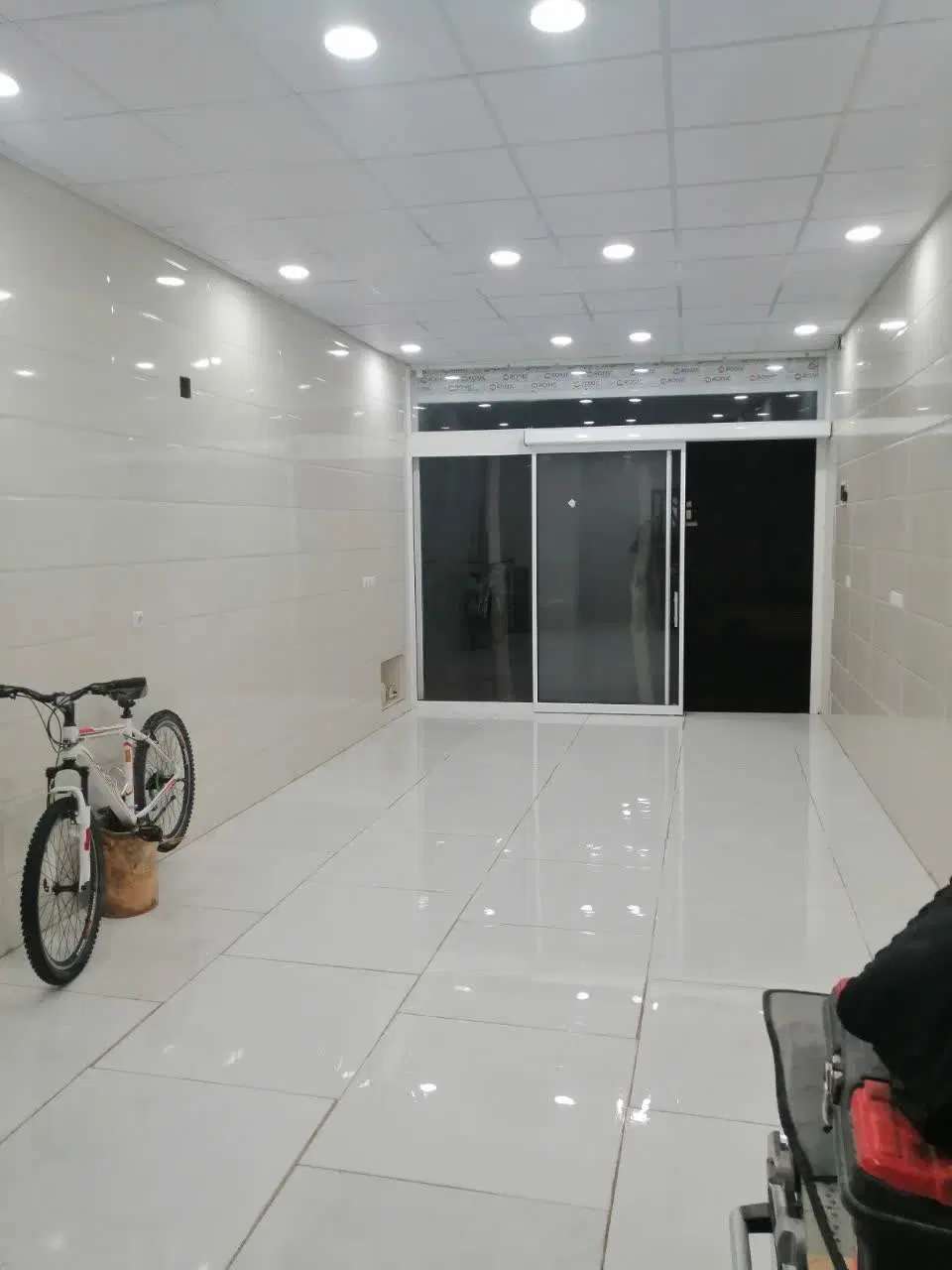 تجاری اجاره 40متردونبش نزدیک بلوار دشتی. خ لادن