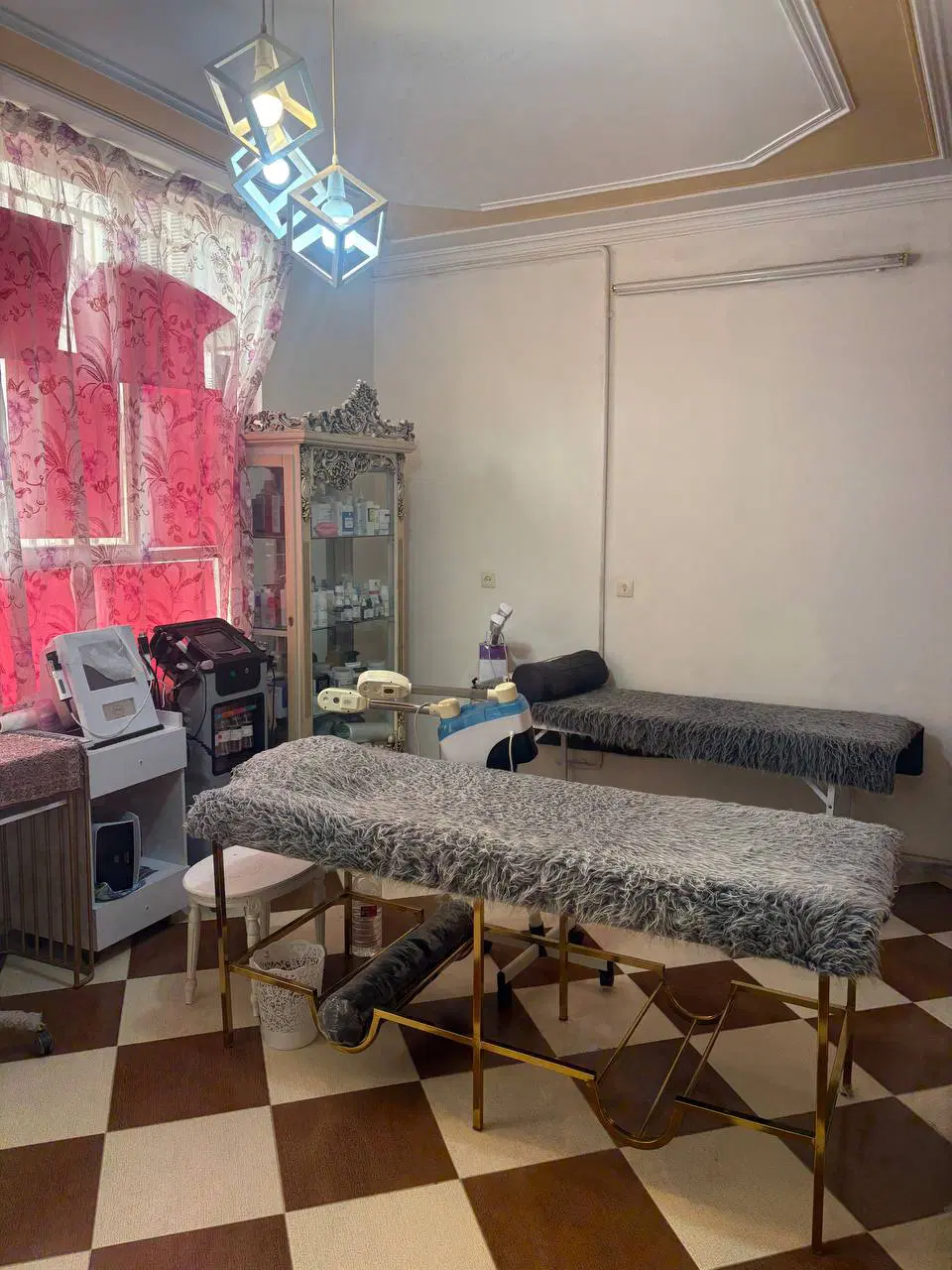 اجاره اتاق در سالن زیبایی