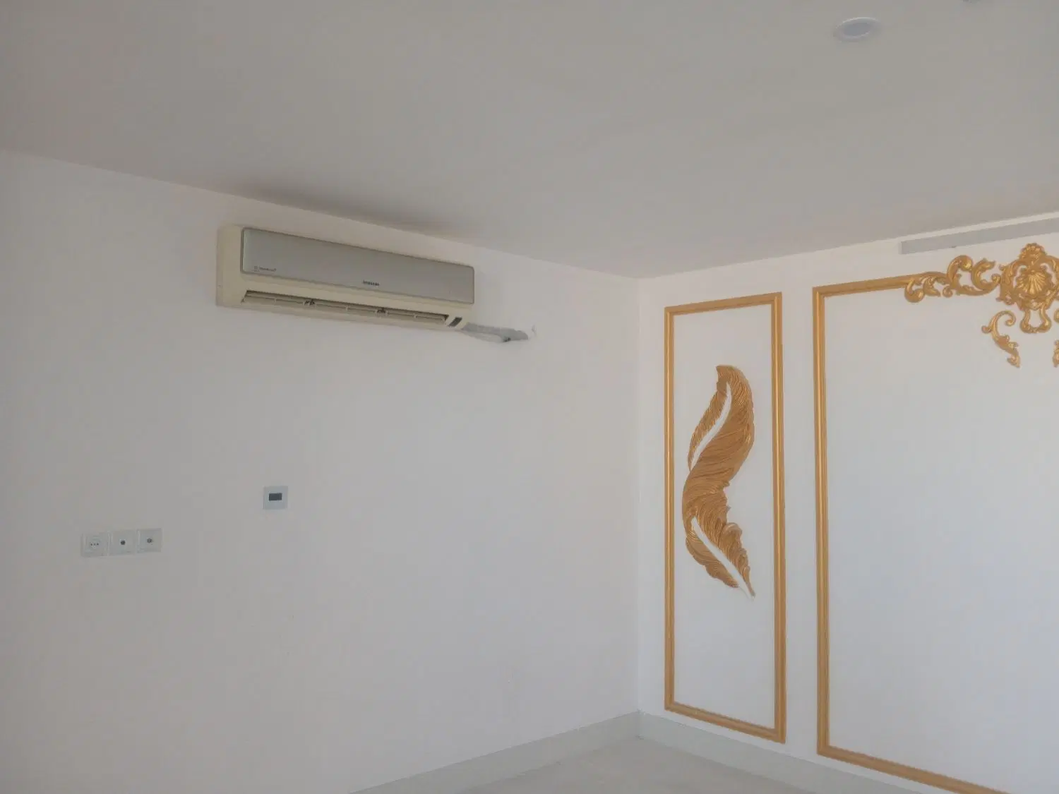 خونه باغ باغچه ویلا استخردار باغ ۲ نبش  کاشان