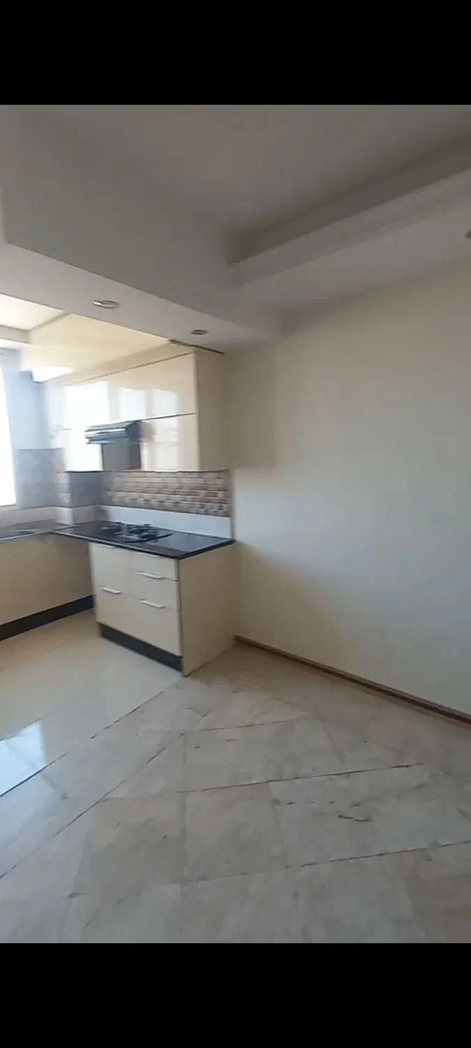 شاپور ۴۲ متر فول امکانات