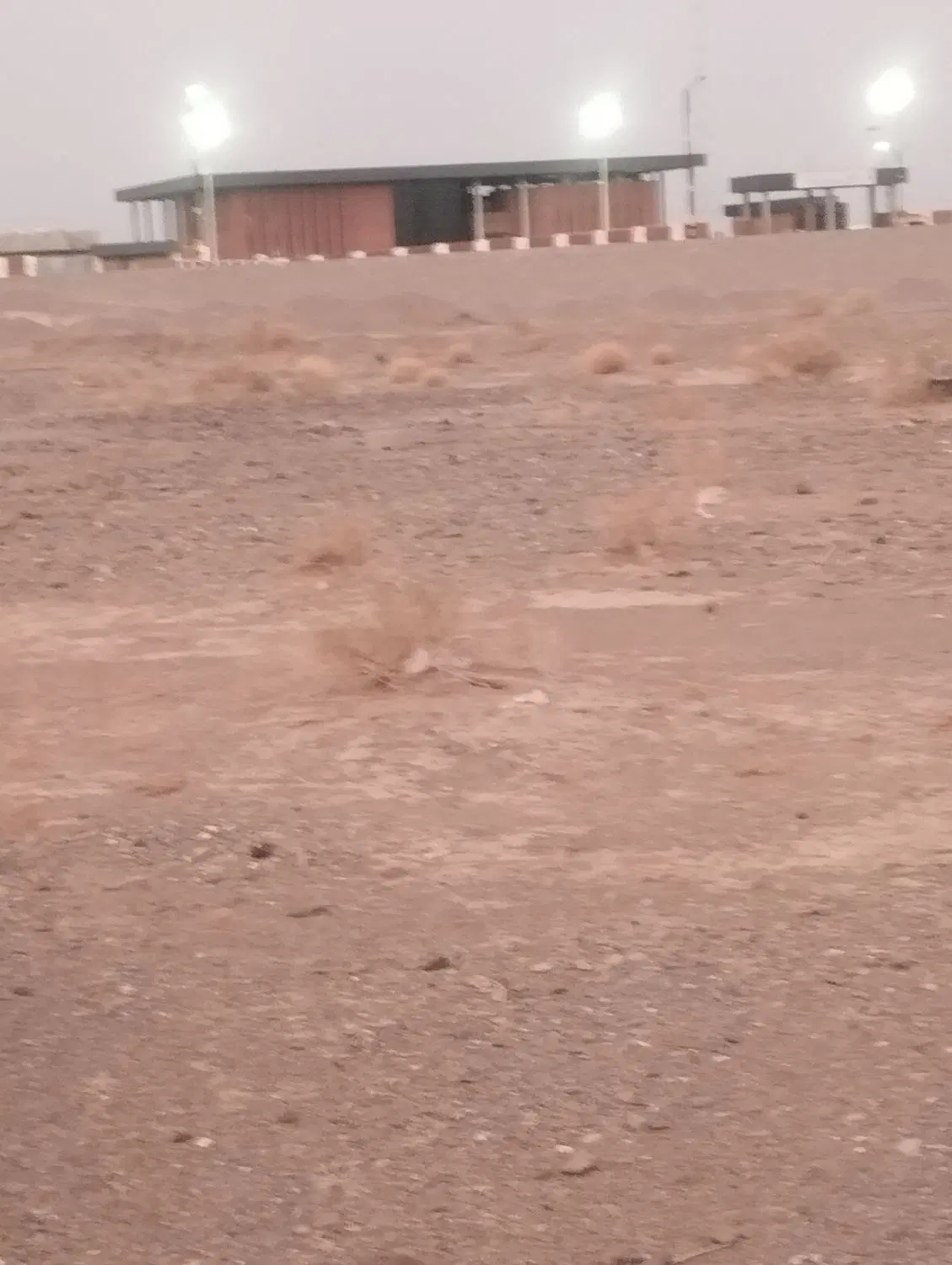 سلام دوستان یک قطعه زمین در سرزه کنار ایستگاه قطار