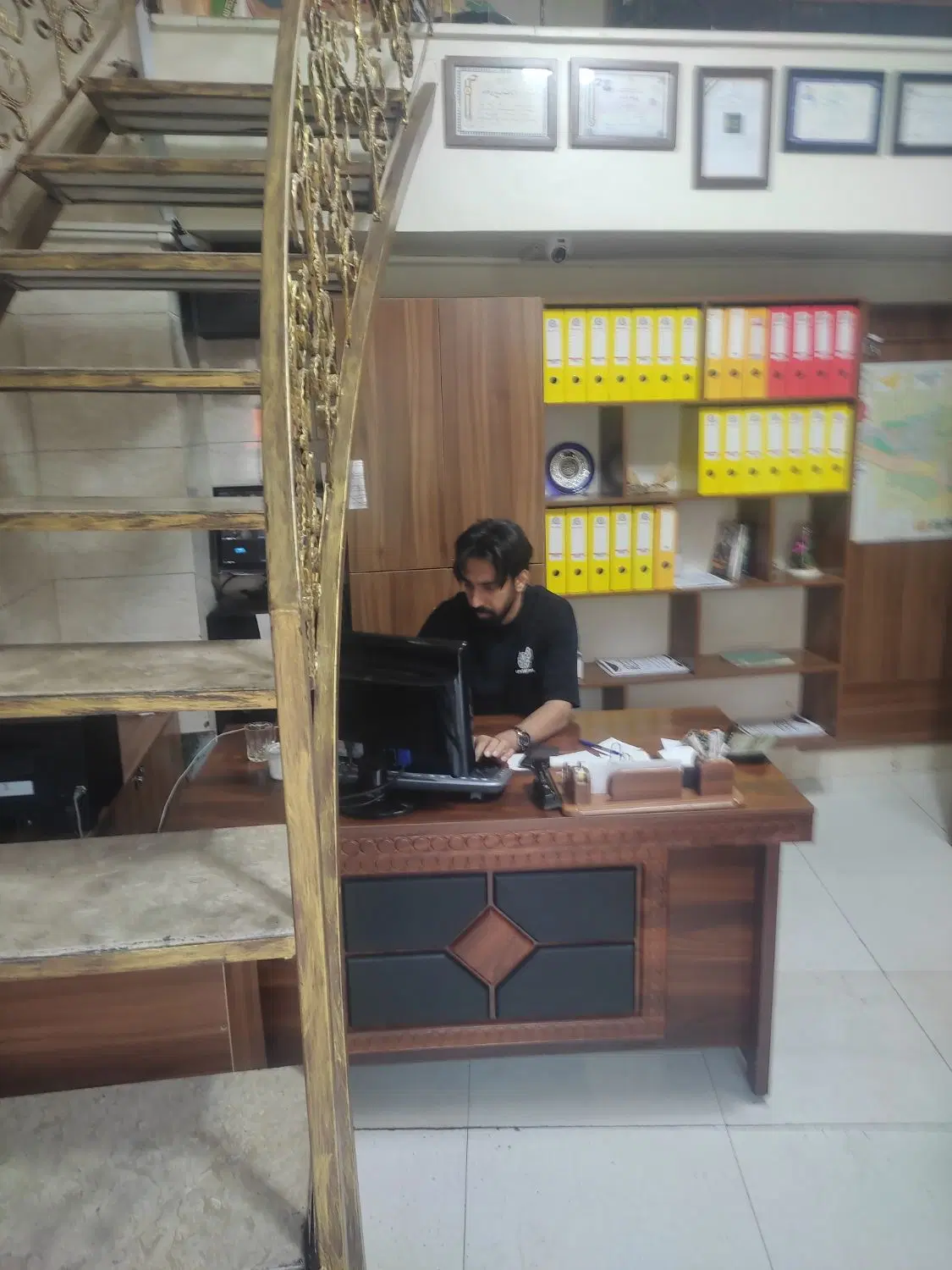 مغازه تجاری فروش شهرک ابریشم خیابان جمهوری