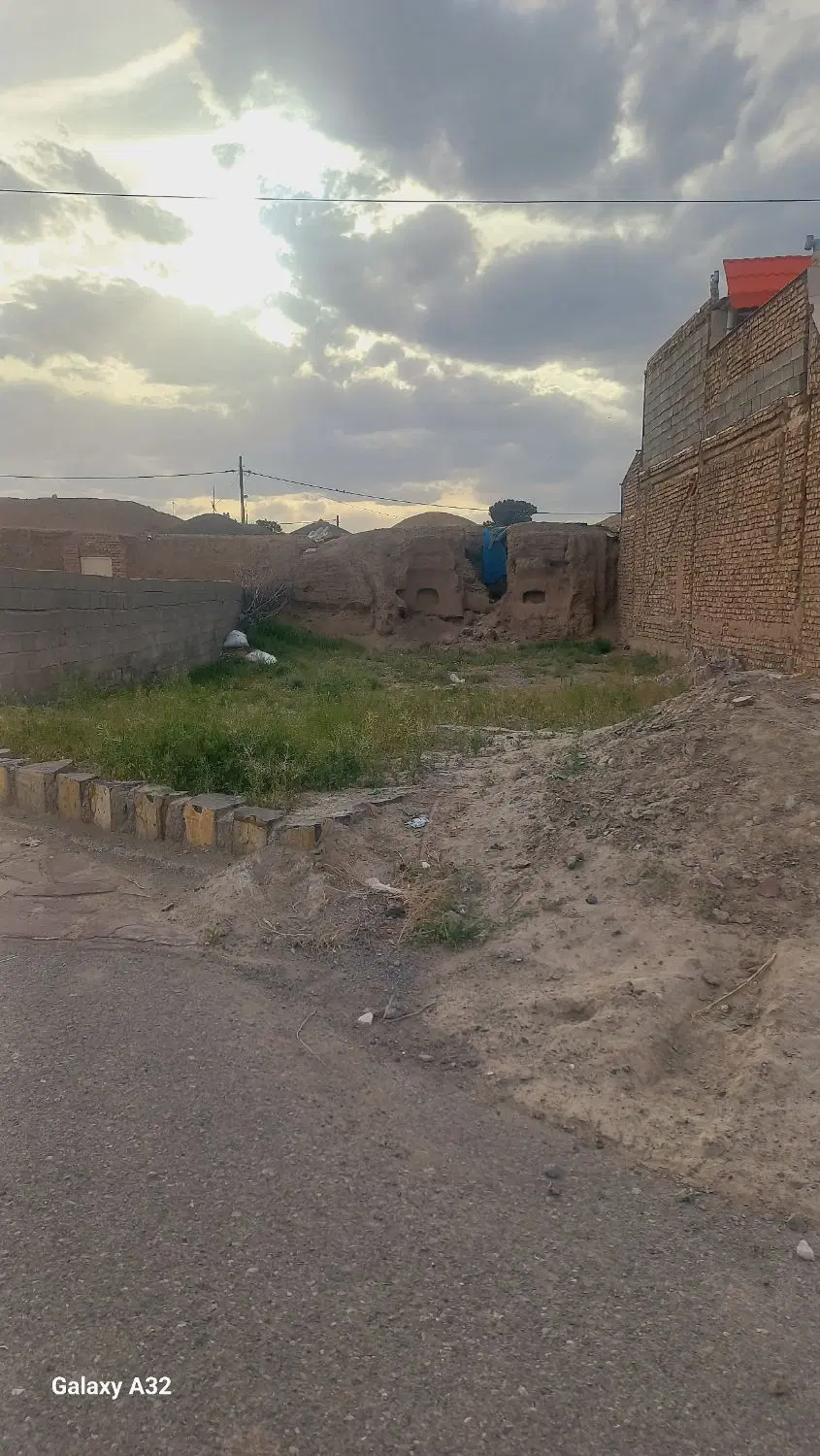 زمین حاشیه شمس آباد
