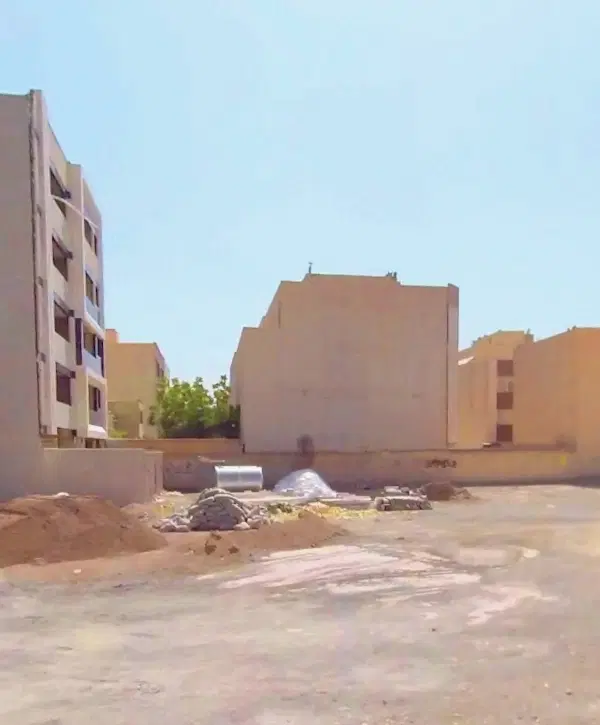 عطار ۲۲۵ متر جنوبی با پروانه