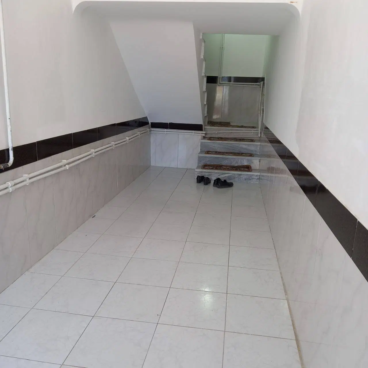 فروش خانه عبور وامکانات جدا