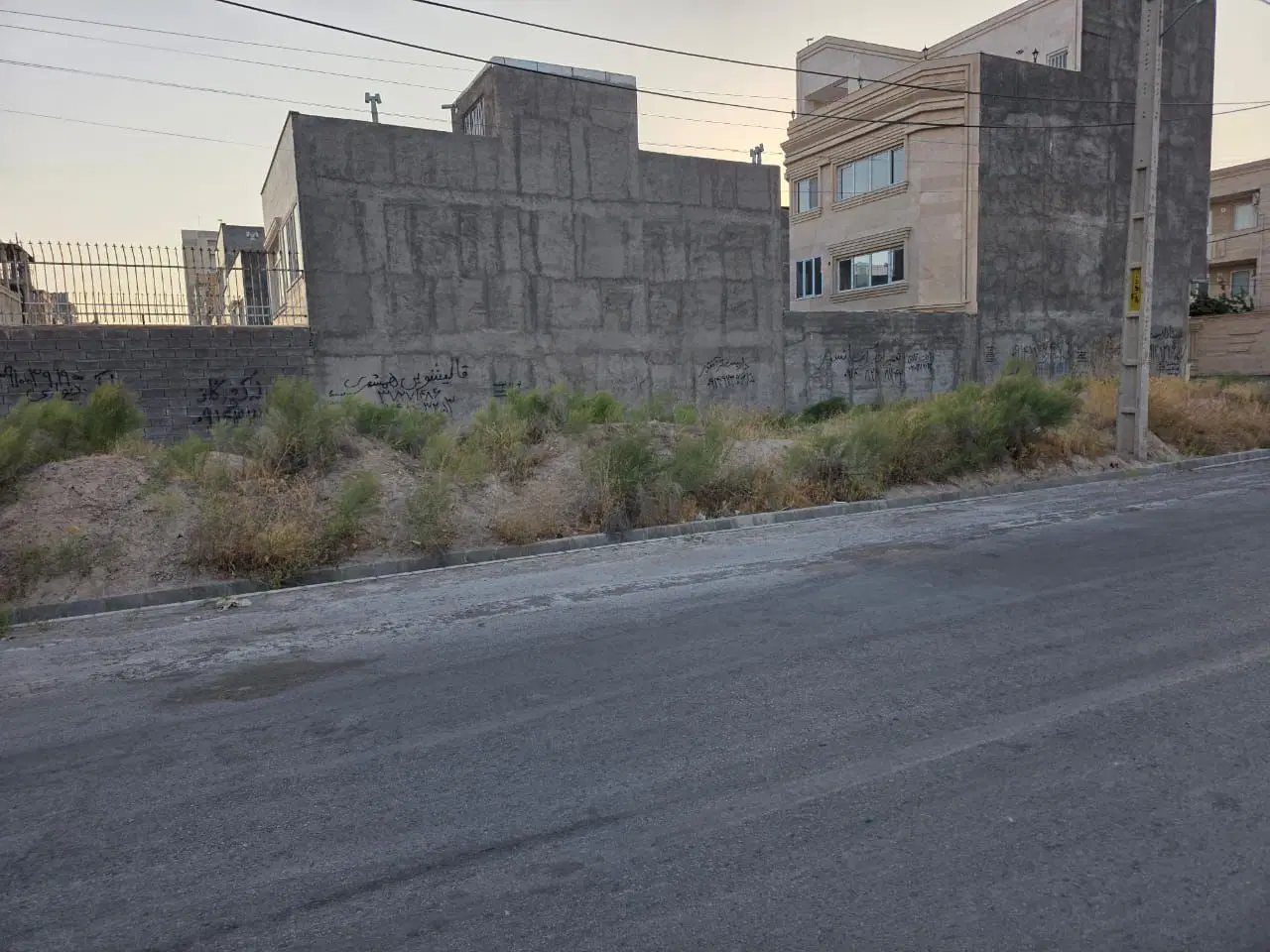 زمین برخیابان زیباشهر