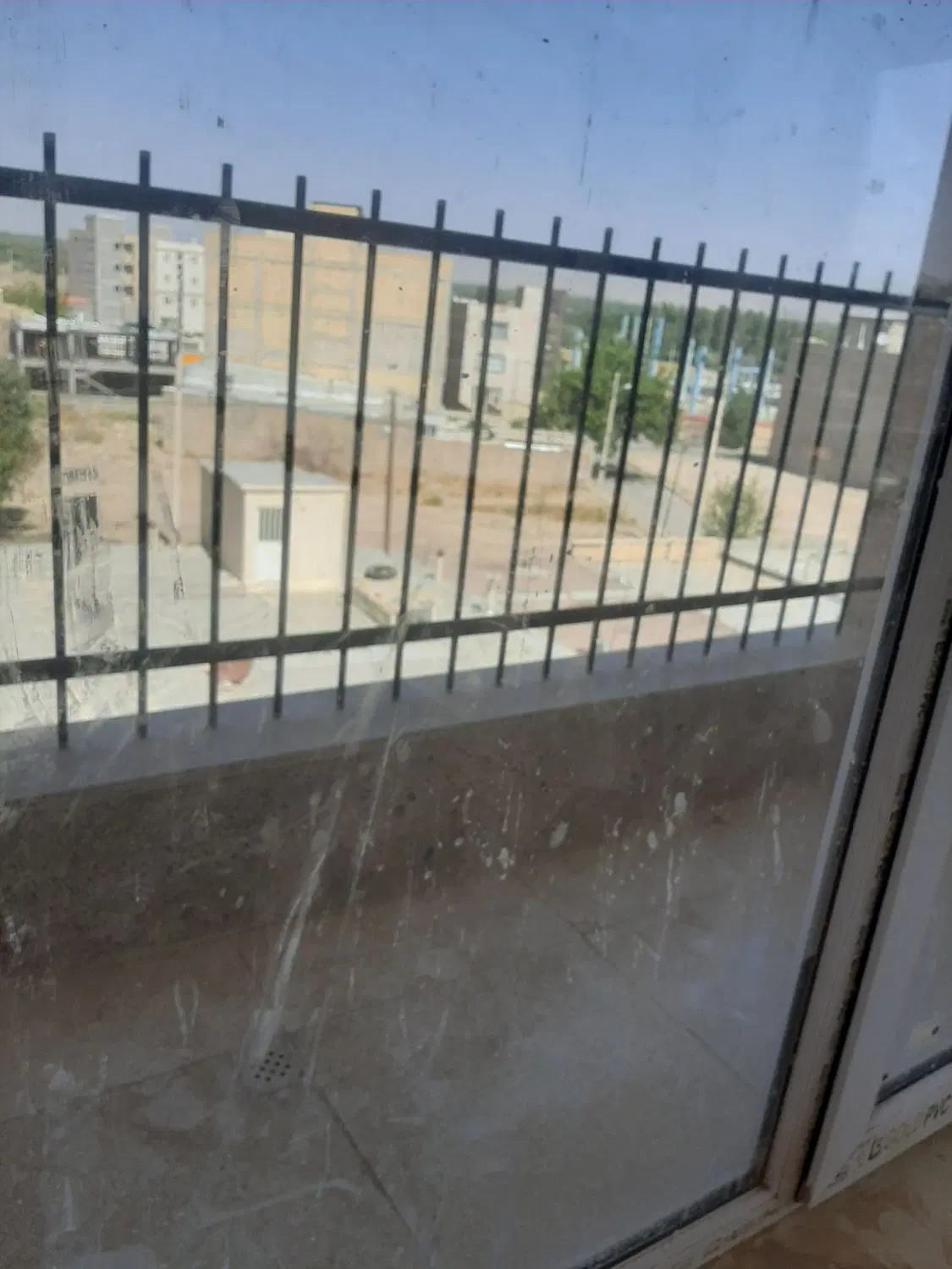 ۹۰ متر دو نبش طبقه سوم پردیس