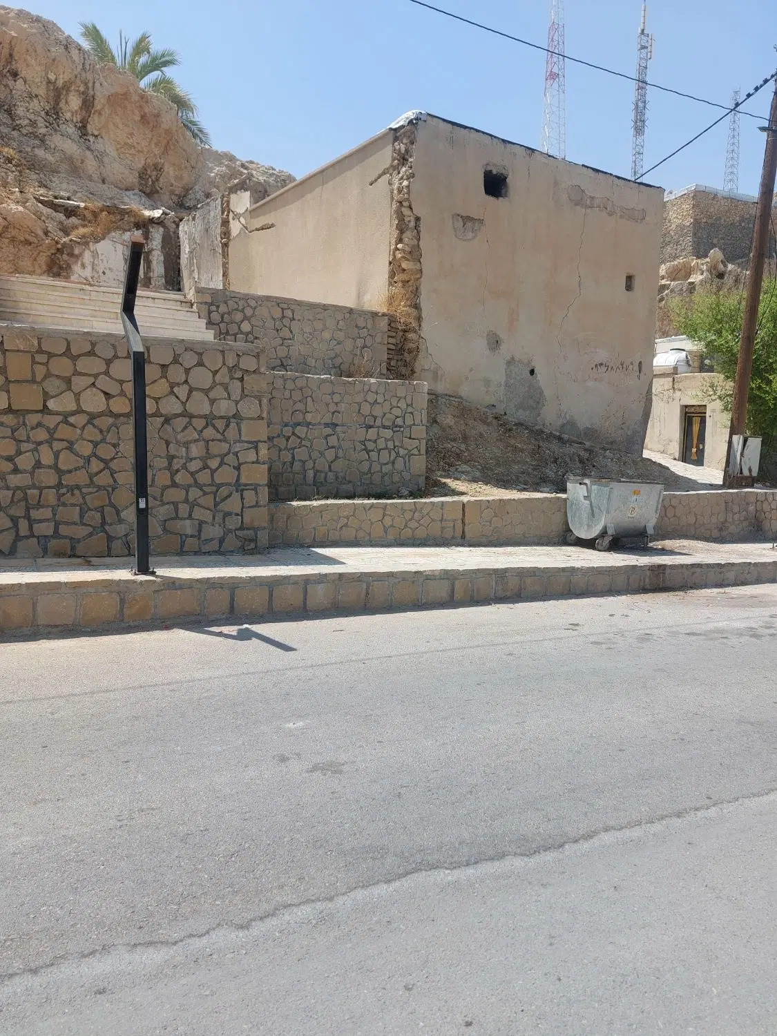 مسکونی کلنگی جنب سینما کیامرثی ۷