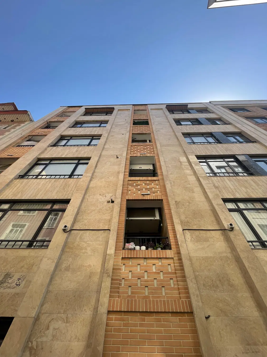 مشارکت در ساخت ۲۱۰ متری خیابان صفاشرقی