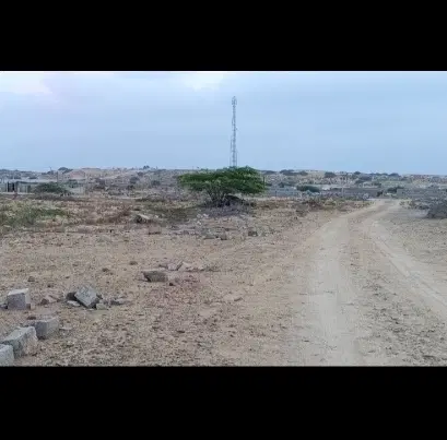 ۴۰۰متر زمین احمد اباد رمین