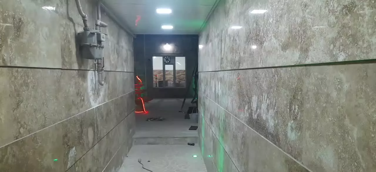 کافه در خیابان باباساعی