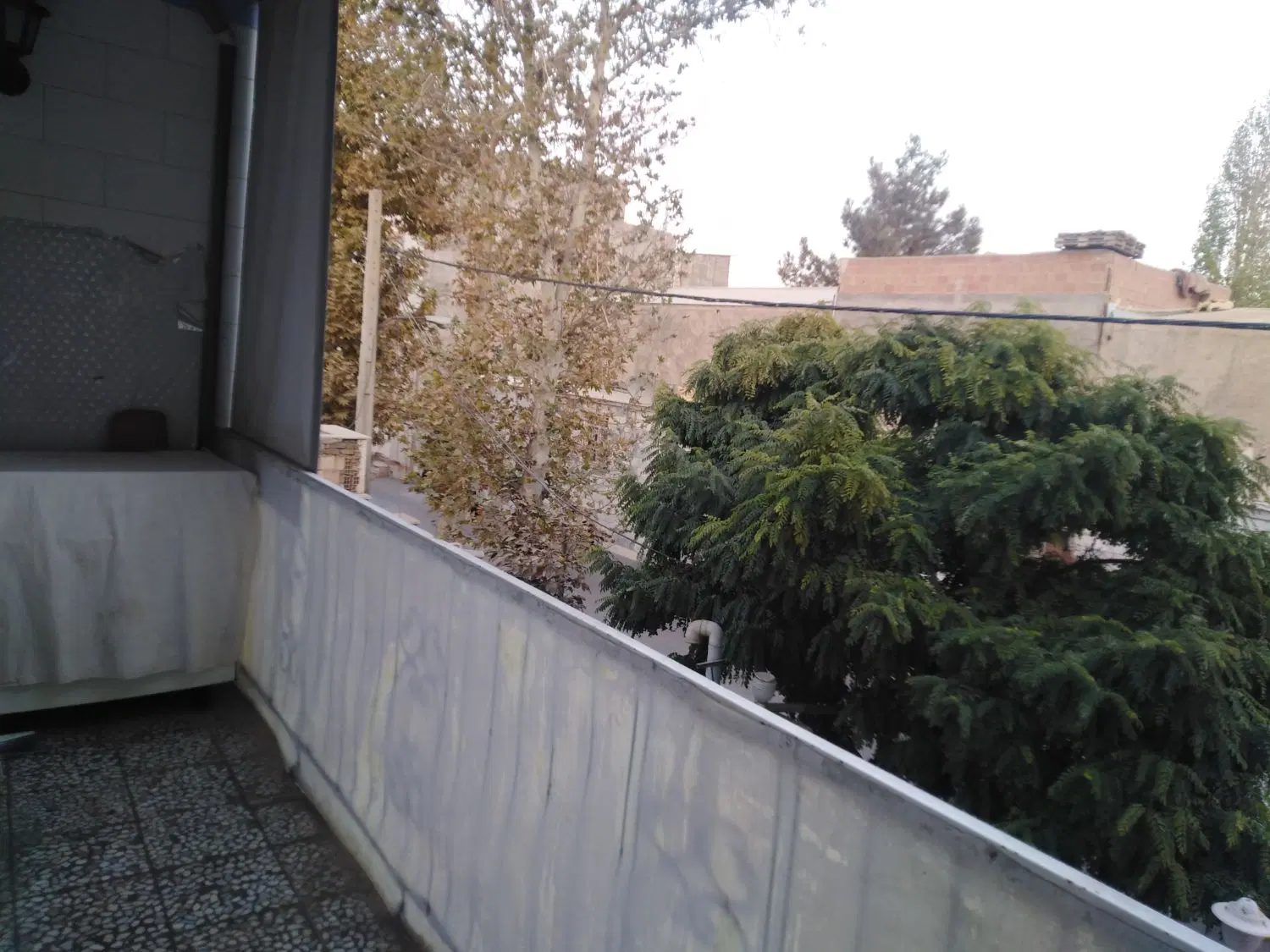 آپارتمان طبقه اول