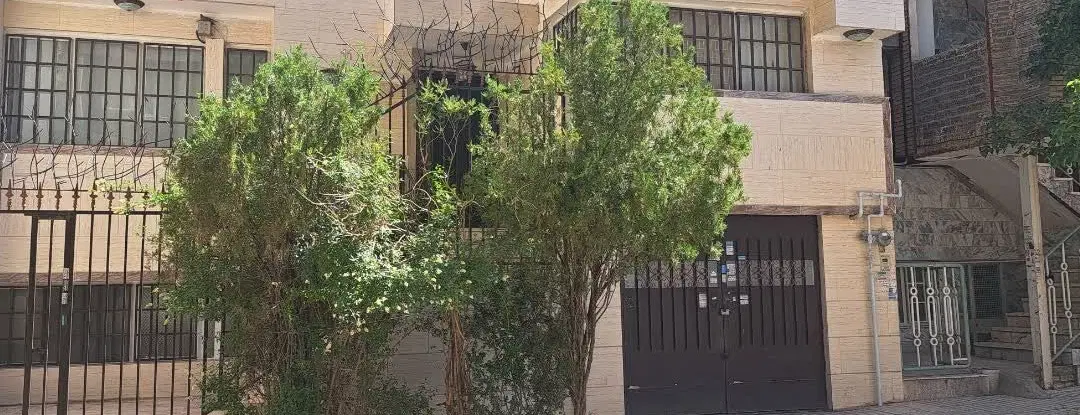 420 متری  با پروانه پشت حاشیه وکیل آباد