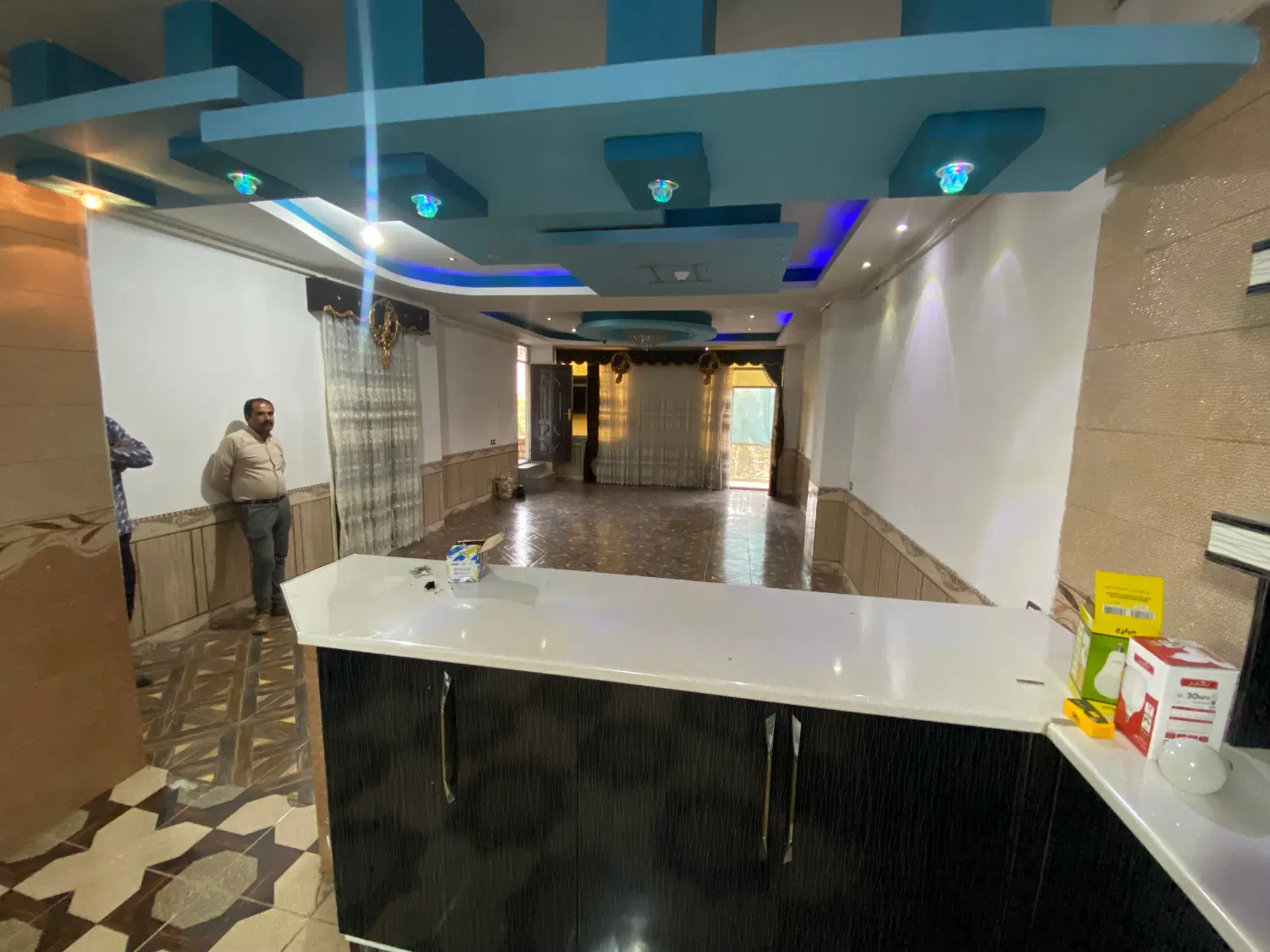 بلوار ازادی ۱۲۰ متر ۱ خواب طبق توضیحات