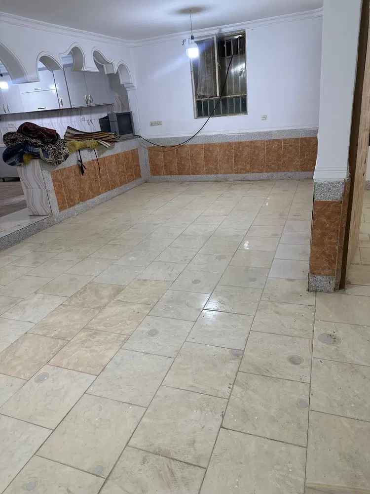 آپارتمان حیاط دار