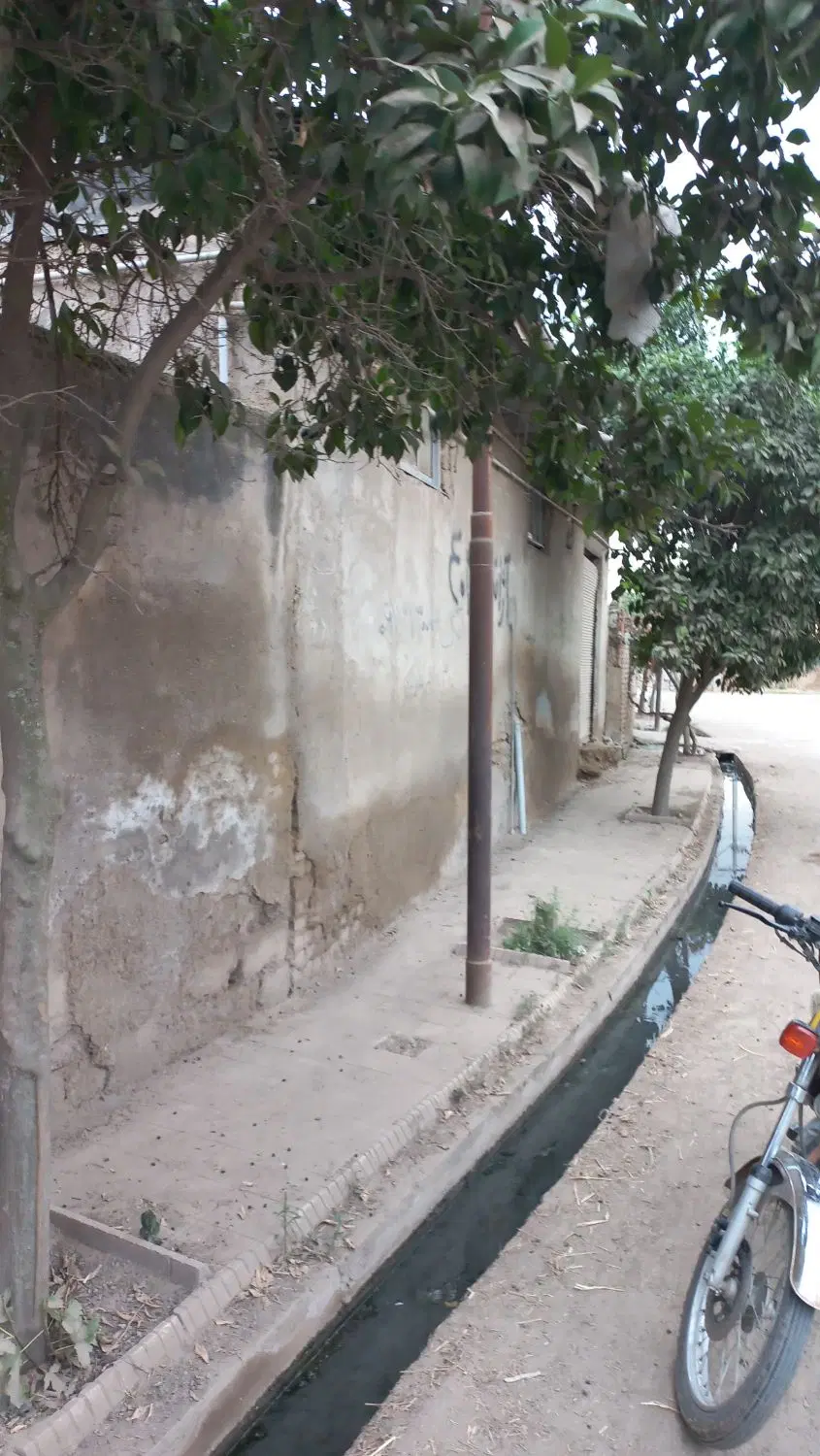 ویلایی ۲۸۵ متری +یک باب مغازه