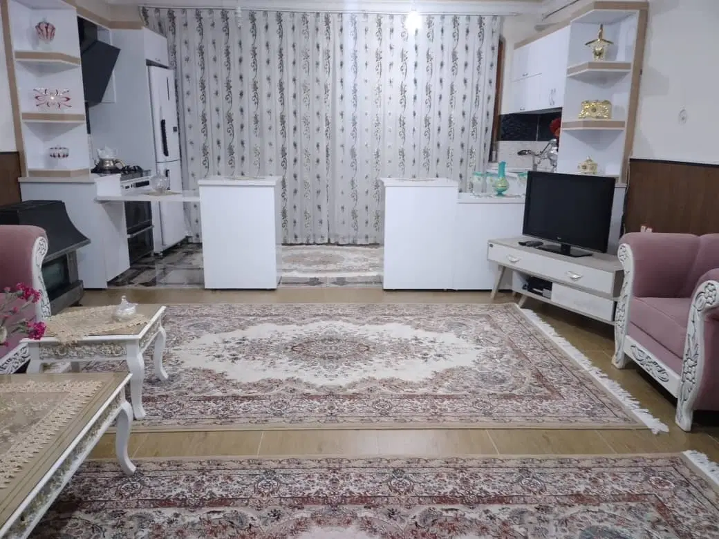 حیاط فروشی استادشهریارمساحت ۱۳۶متر