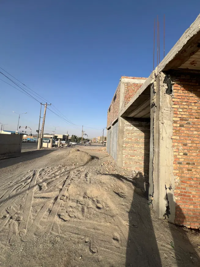 مغازه سر چهارراه فاضلی.  انقلاب