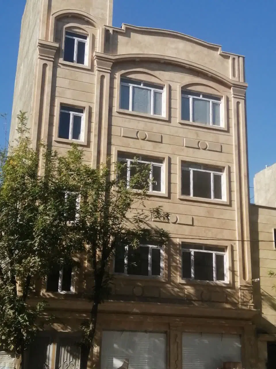 خانه مسکونی درشهرری جاده نظامی