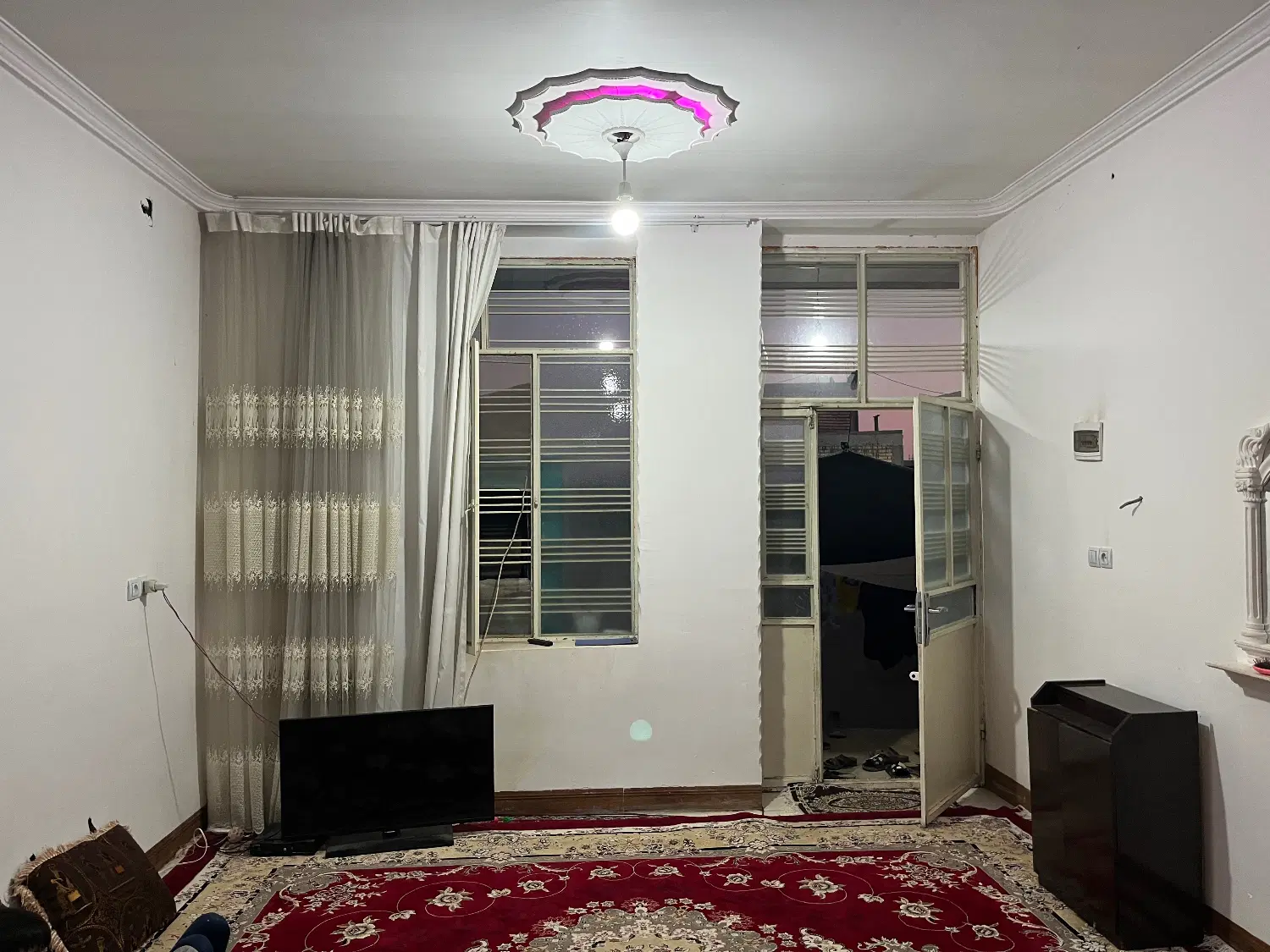 فروشی خانه تمام کار