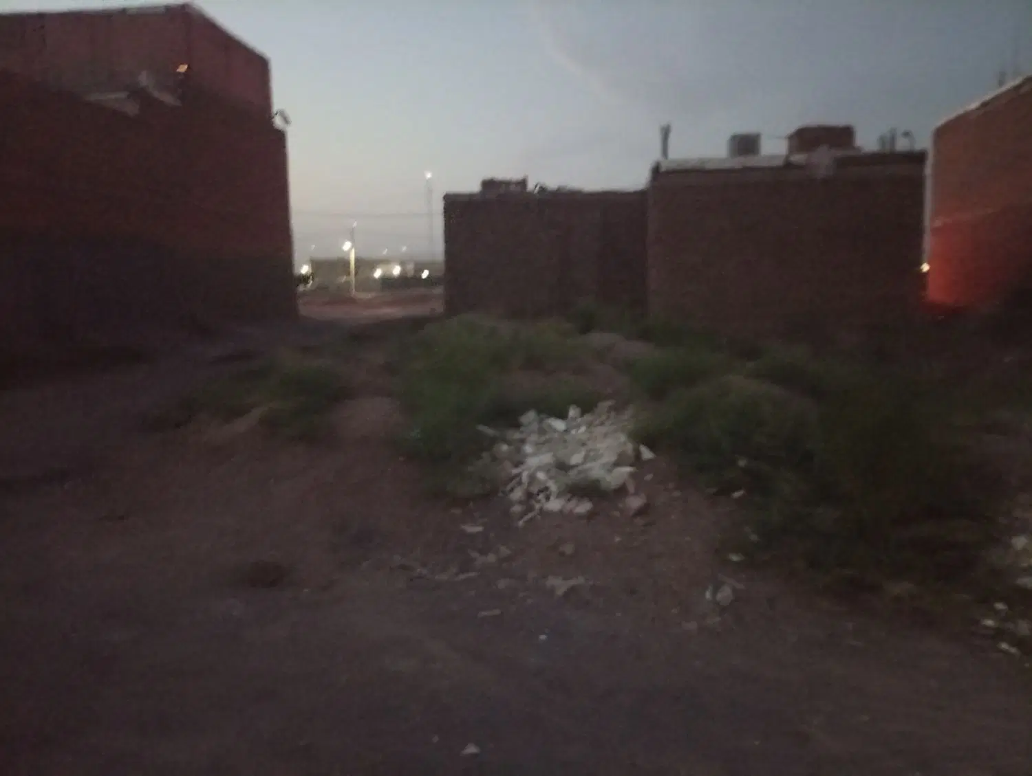 زمین فروشی