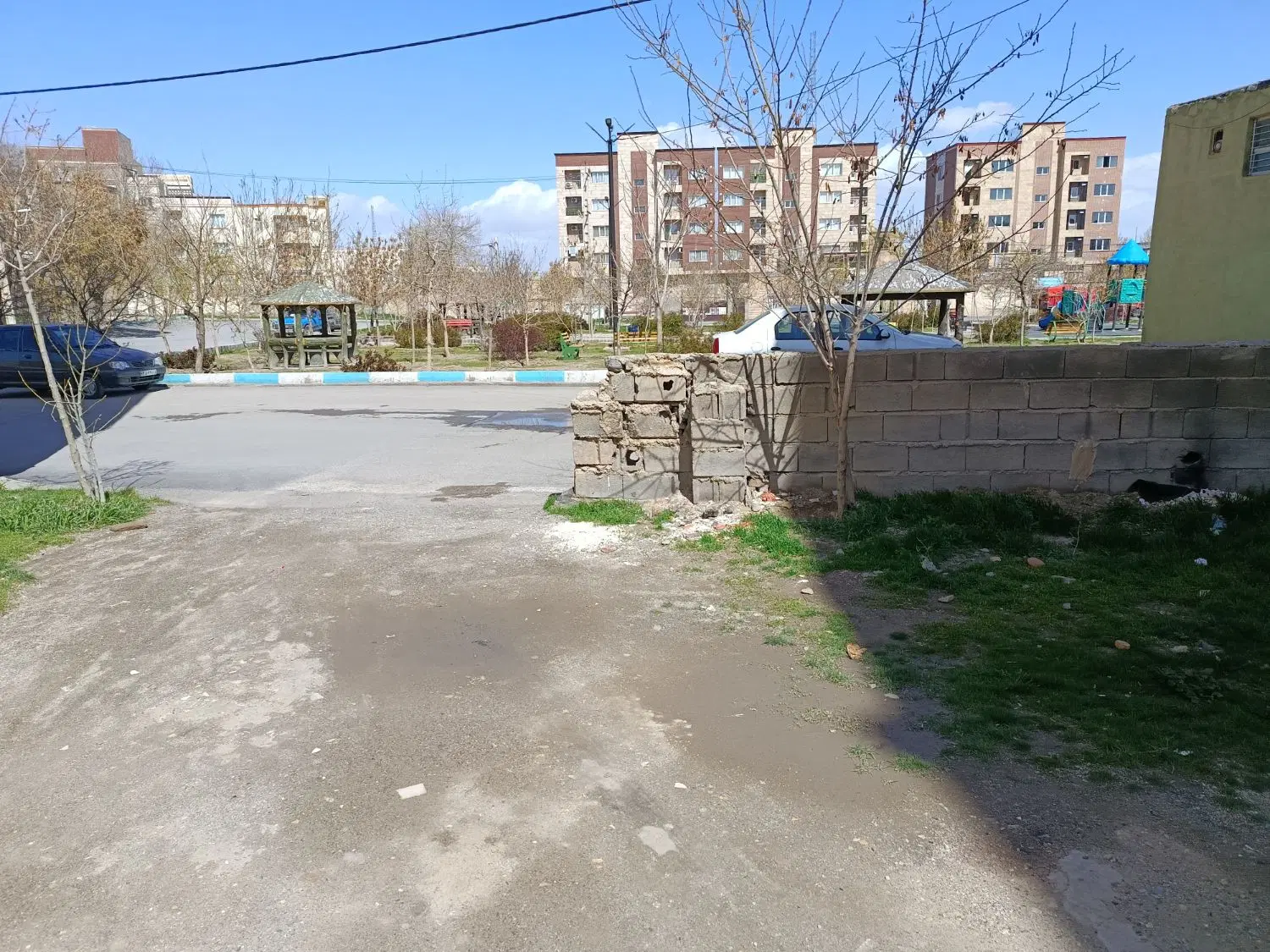 زمین مسکونی دارای سند تک برگ