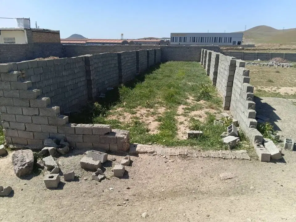 زمین ۱۸۶ متری