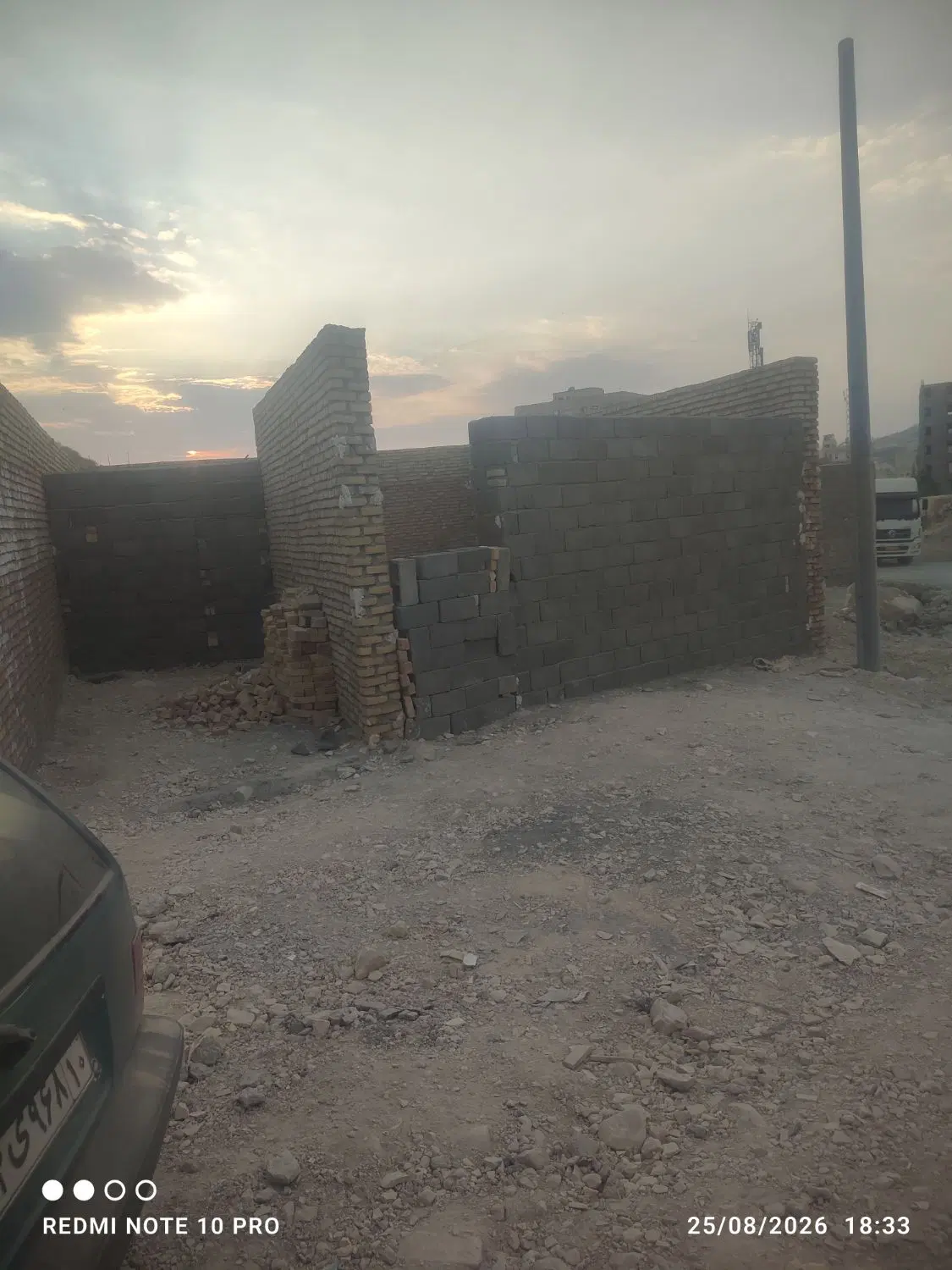 تجاری مسکونی نیمه کاره