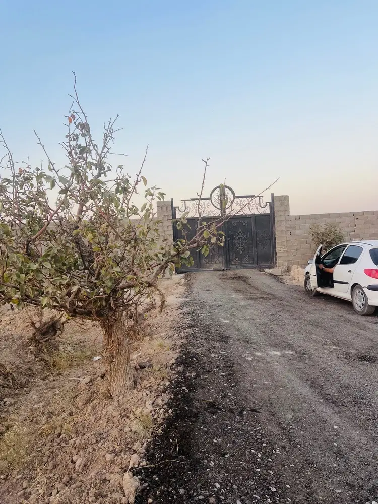 باغ و باغچه دیوارکشی شده آب موتور
