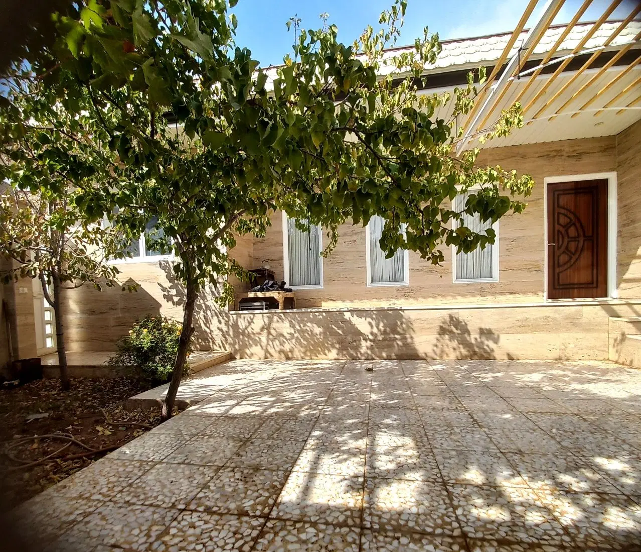 خانه ویلایی -کهک روستای قبادبزن