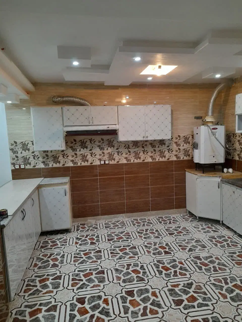 فروش منزل دوطبقه تمیز و آماده سکونت، زمین شهری
