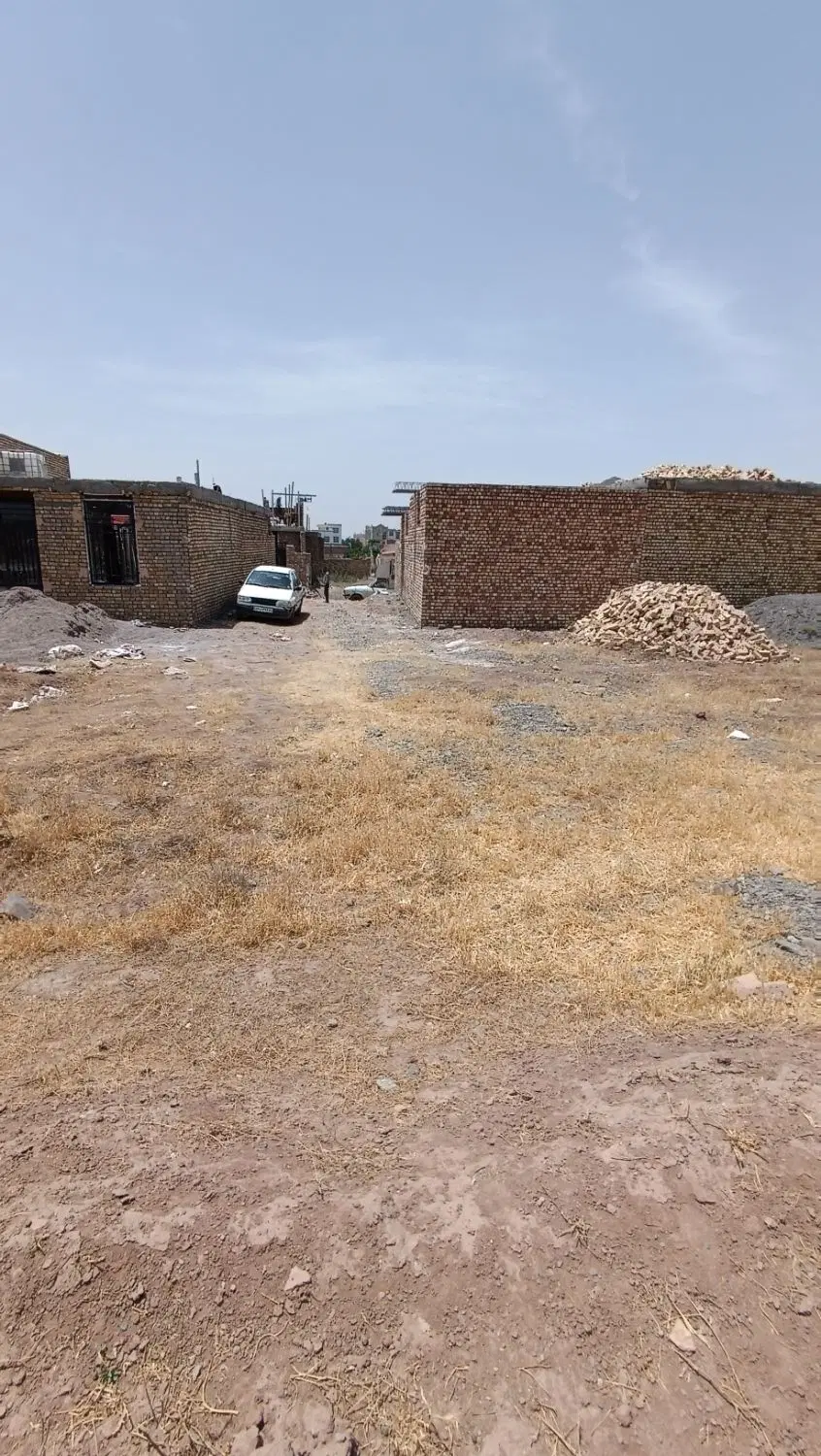 زمین استقلال