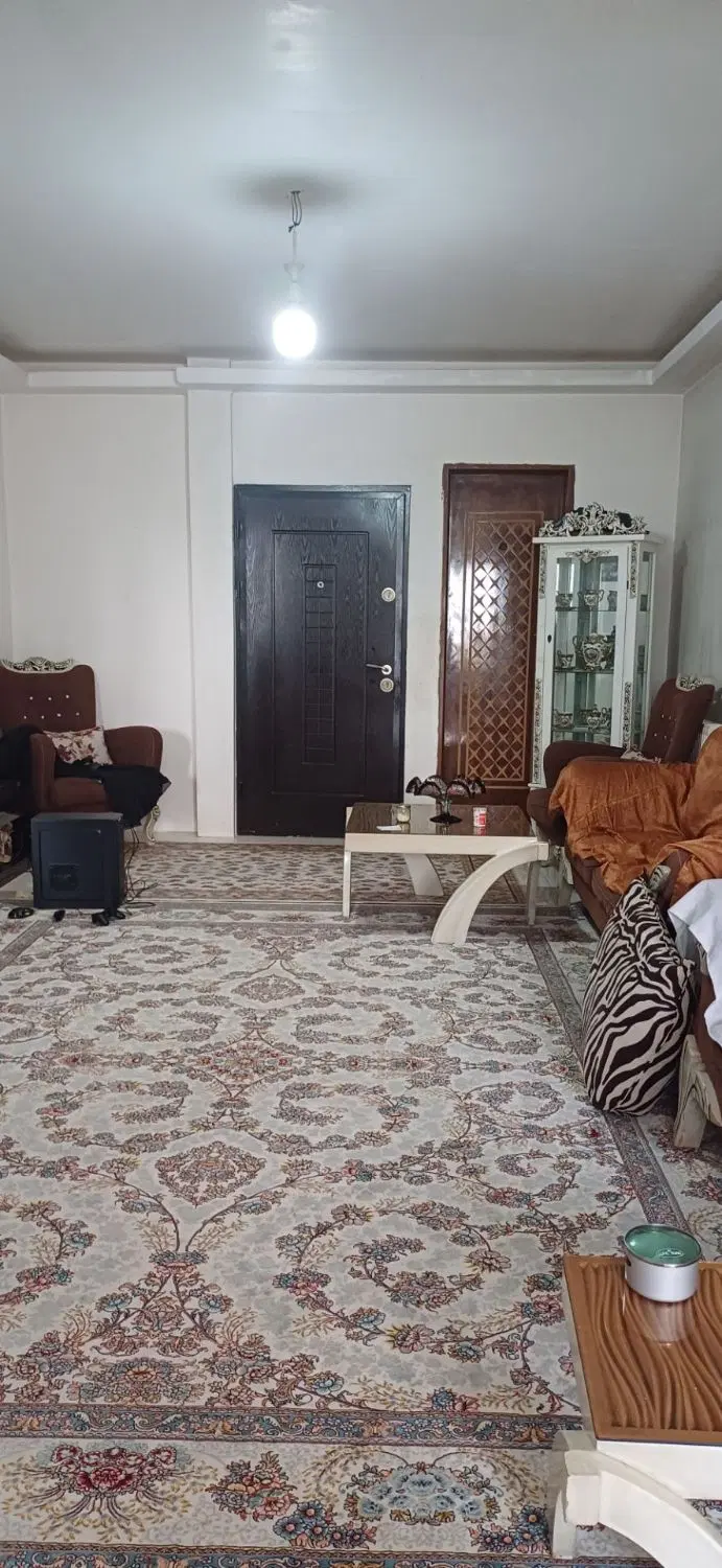 90متر پارکینگ آسانسور،دوخوابه